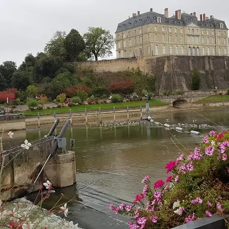 Au Logis Cosy, Vue Sur Le Port Et Le Chateau, Plein Centre, Stationnement Facile Sablé-sur-Sarthe Buitenkant foto